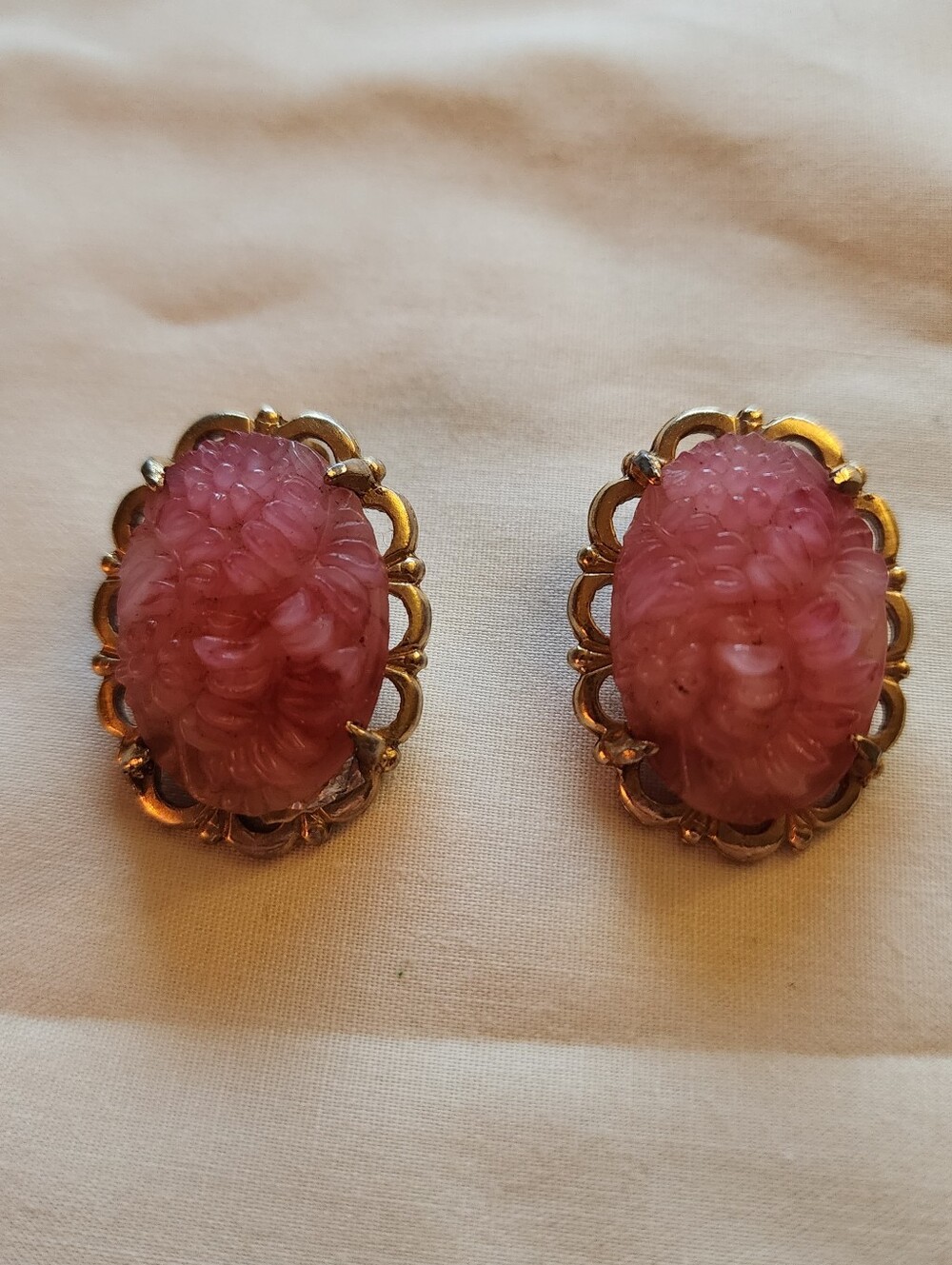 Vintage Cameo Style Clip On Earrings Mold Carved Pink Flowers Floral Gold Tone